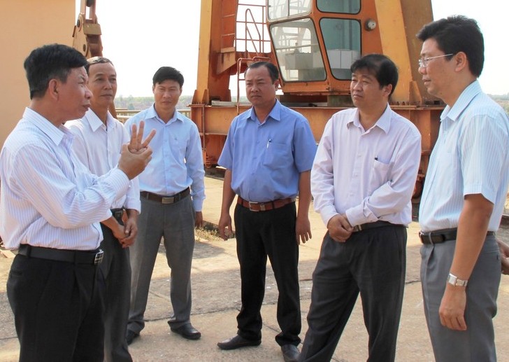 Phó Chủ tịch UBND tỉnh kiểm tra công trình thủy lợi hồ Phước Hòa